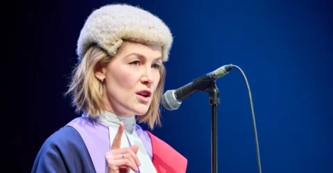 Gestul neasteptat facut de Rosamund Pike pe scena. Spectatorii au reactionat imediat