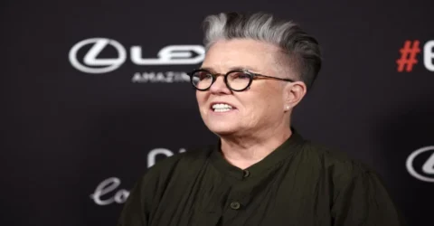 Rosie O’Donnell a recurs la lifting facial după pierderea a 20 de kilograme. Actrița a schimbat abordarea față de estetică.