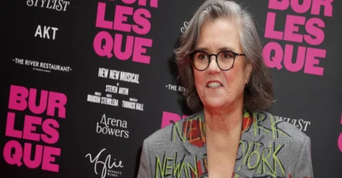 Rosie O’Donnell a renunțat la convingeri. Actrița a suferit un lifting facial la 64 de ani.