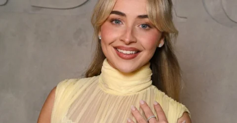 Sabrina Carpenter poarta rochia transparenta la evenimentul Dior. Cum arata tinuta galbena