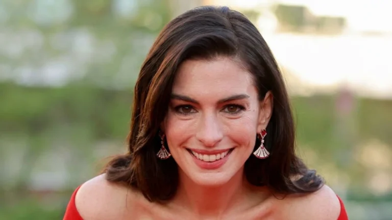 S-a aflat adevarul despre noul The Devil Wears Prada. Gestul extrem facut de Anne Hathaway
