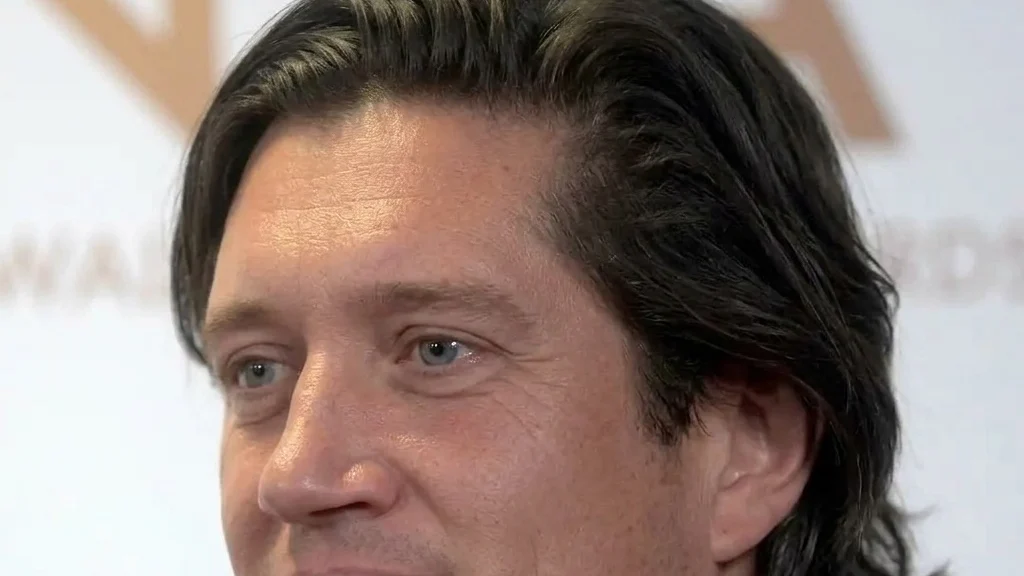 Vernon Kay breaks silence live on Radio 2 after Tess Daly split