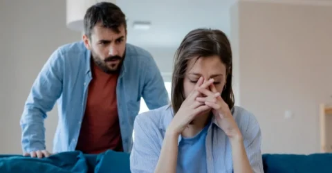 Ce se intampla de fapt cu banii in cuplu. 1 din 6 femei traieste asta fara sa stie