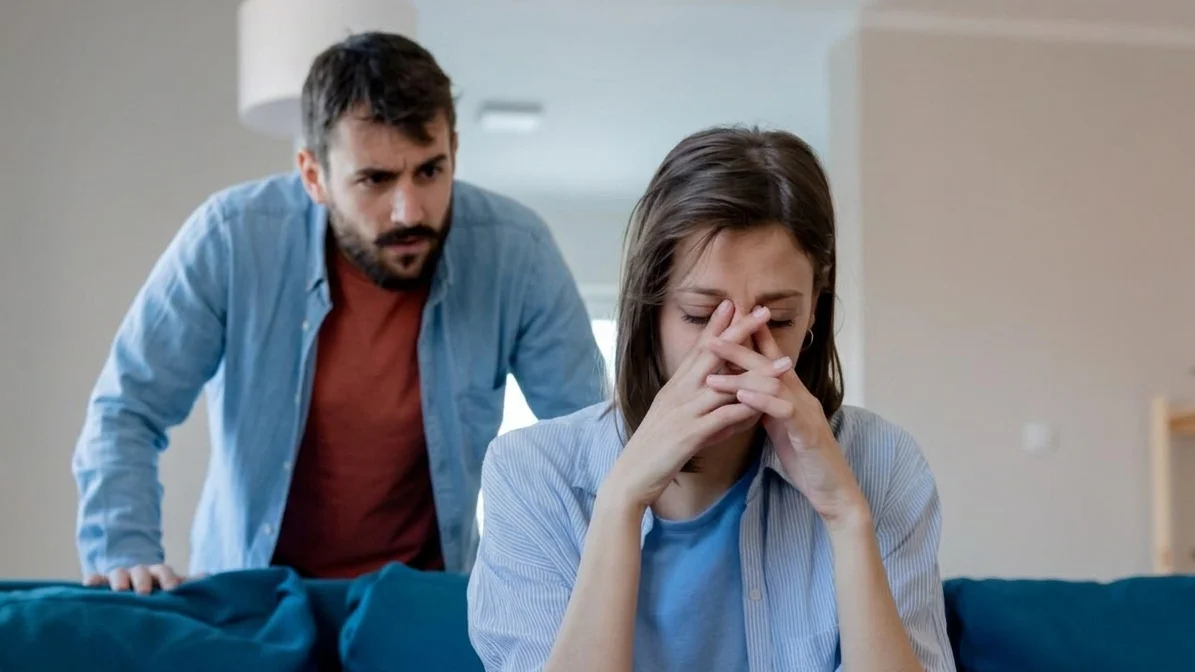 Ce se intampla de fapt cu banii in cuplu. 1 din 6 femei traieste asta fara sa stie