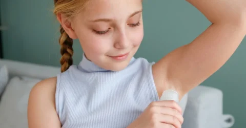 Surpriza uriasa pentru parinti. Adevarul despre varsta la care copiii pot folosi deodorantul