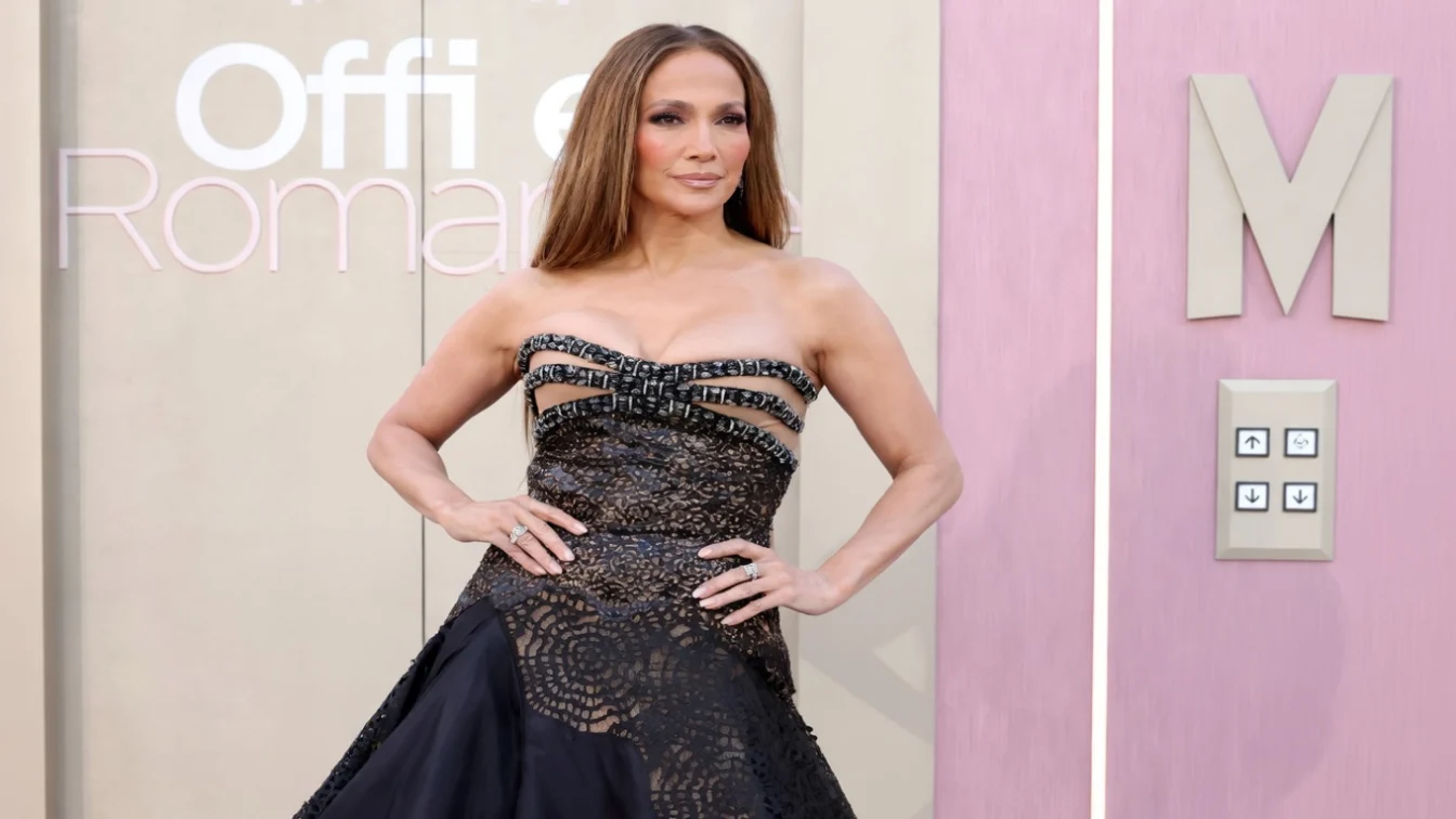 Jennifer Lopez la 56 de ani. Ce dietă și stil de viață o mențin în formă