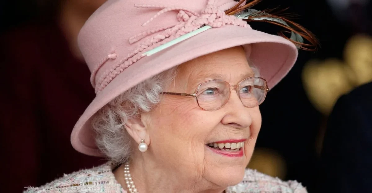 Expoziția Regina Elisabeta a II-a de la Londra, prelungită cu șase luni. Cerere uriașă de bilete.