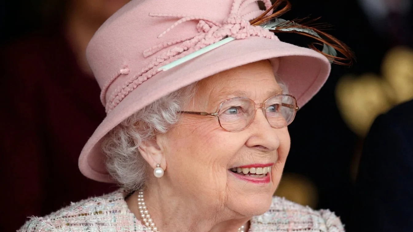Expoziția Regina Elisabeta a II-a de la Londra, prelungită cu șase luni. Cerere uriașă de bilete.