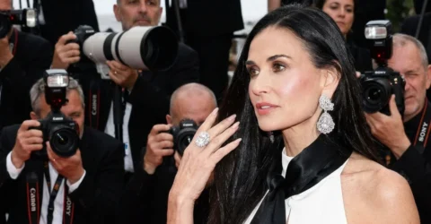 Vestea asteptata de toate femeile. moda zambetului de Hollywood