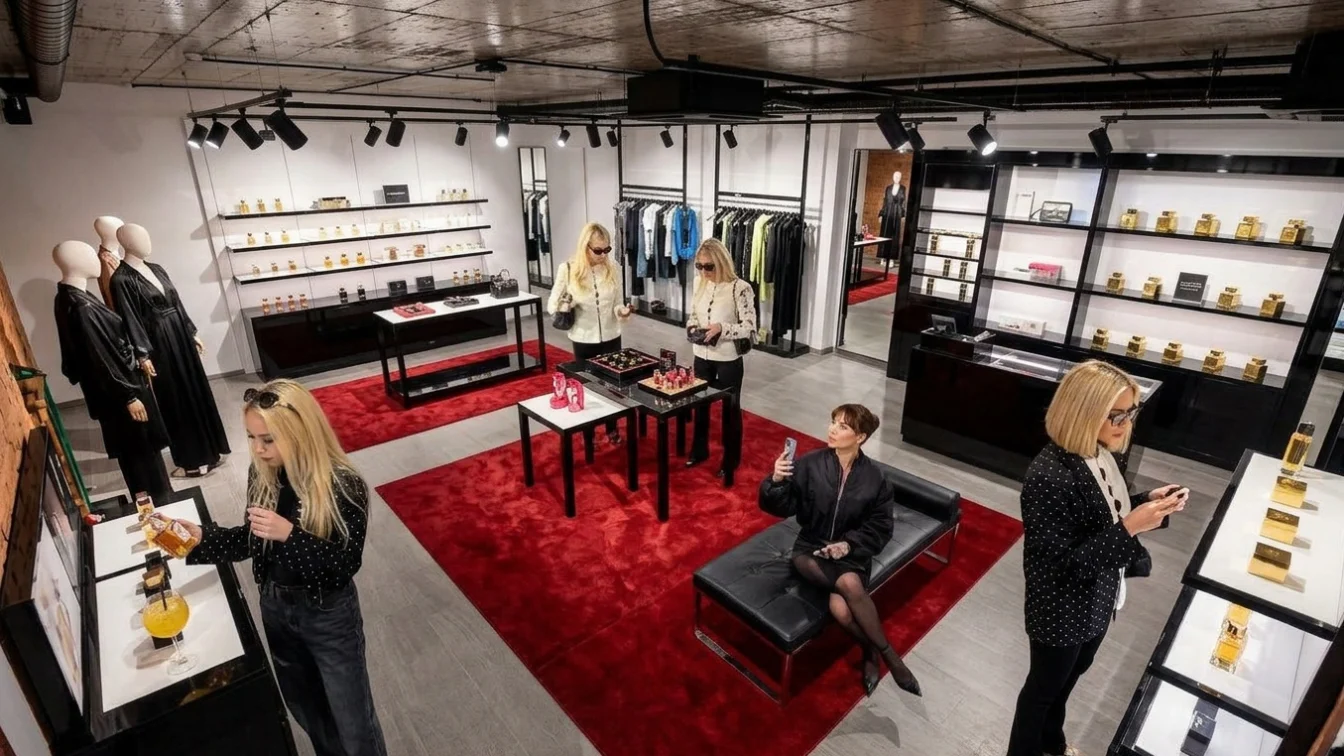 Primul outlet de lux cu peste 75 de branduri s-a deschis lângă București.