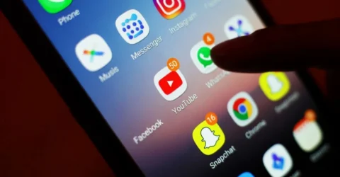Marea Britanie, spre interzicerea rețelelor sociale pentru minorii sub 16 ani. 9 din 10 părinți susțin legea.