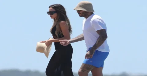 Secretul garderobei de vacanță pe care îl poți fura de la familia Beckham. Ce au purtat în Spania