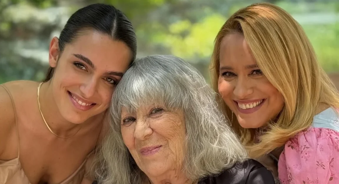 Lucia Esca, mama Andreei Esca, a împlinit 85 de ani. Imagini cu bunica Alexiei Eram.