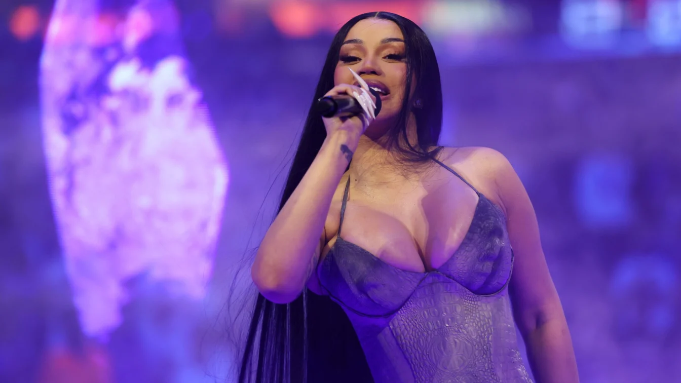 Apariția care a surprins pe toată lumea la meciul de baschet. Detaliul spectaculos ales de Cardi B