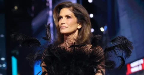 Cindy Crawford, sinceră despre operațiile estetice. Supermodelul, la 60 de ani, discută despre presiunea îmbătrânirii.