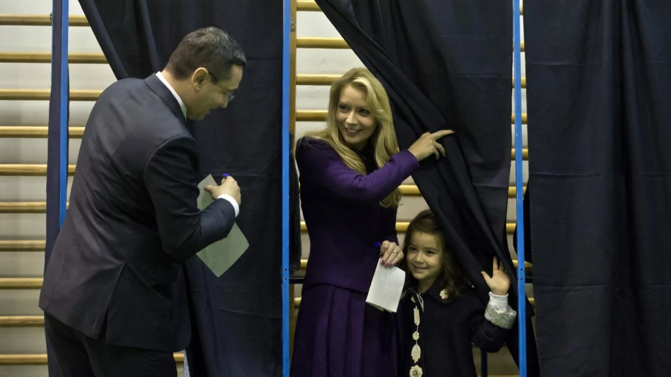Imaginile emotionante cu Daciana Sarbu și Victor Ponta. Ce au facut pentru fiica lor de 18 ani