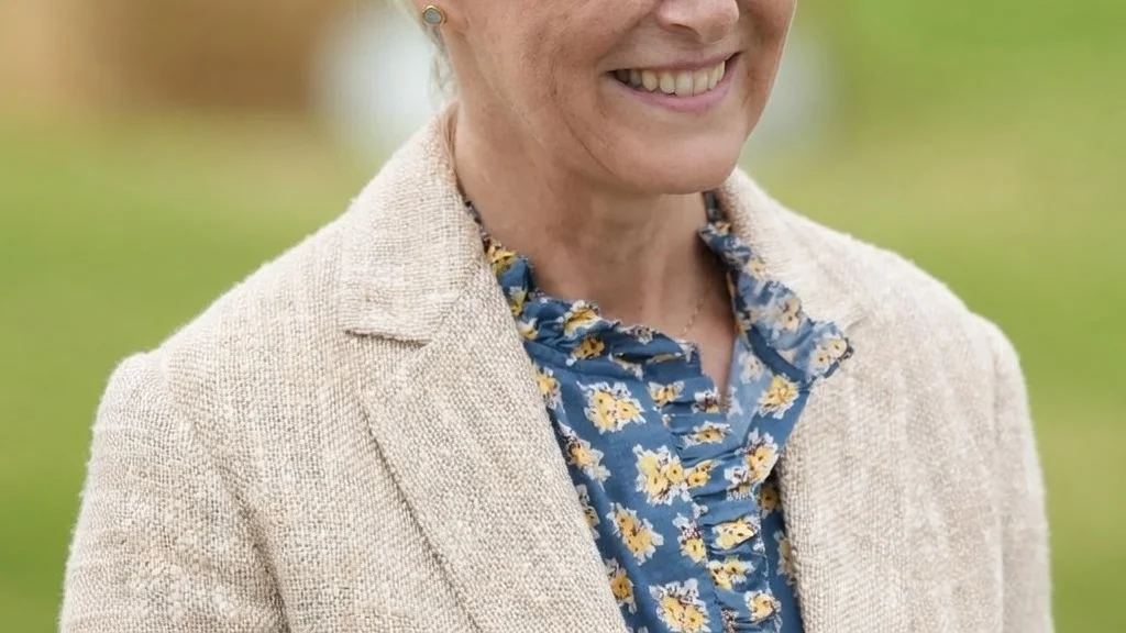 Duchess Sophie delivers a masterclass in how to wear 4 different colours in one outfit at 61
