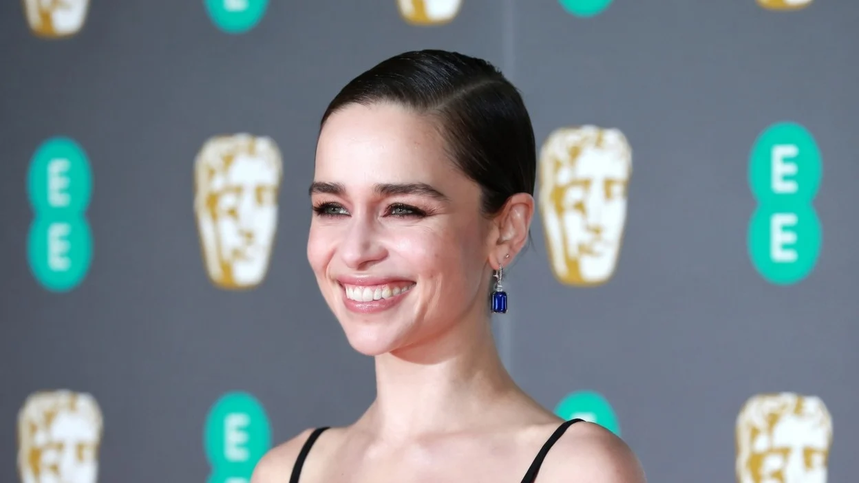 Emilia Clarke se întoarce pe Broadway. Actrița revine după un debut nereușit, cauzat de o dramă medicală.