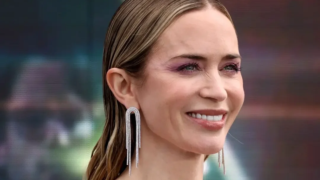 Emily Blunt steals the show in dazzling lilac gown on the red carpet