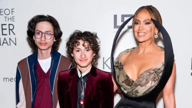 Jennifer Lopez, în lacrimi. Gemenii ei, Max și Oskar, merg la facultăți diferite.