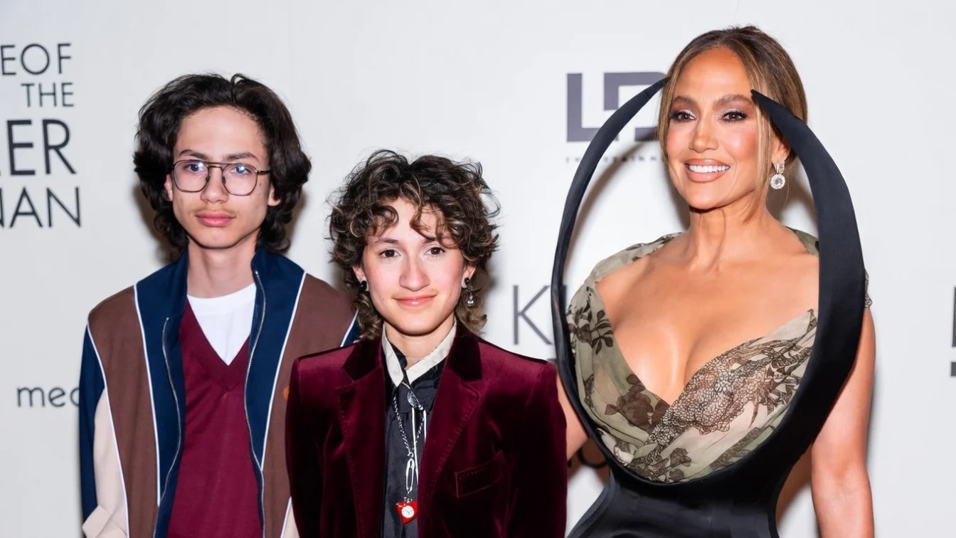 Jennifer Lopez, în lacrimi. Gemenii ei, Max și Oskar, merg la facultăți diferite.