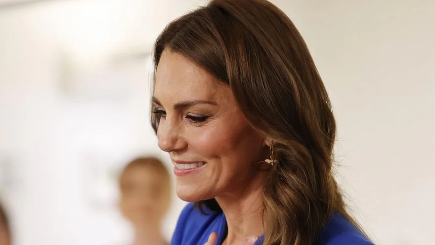 Kate Middleton, vizită emoționantă la un centru oncologic. Ținuta transmite empatie.
