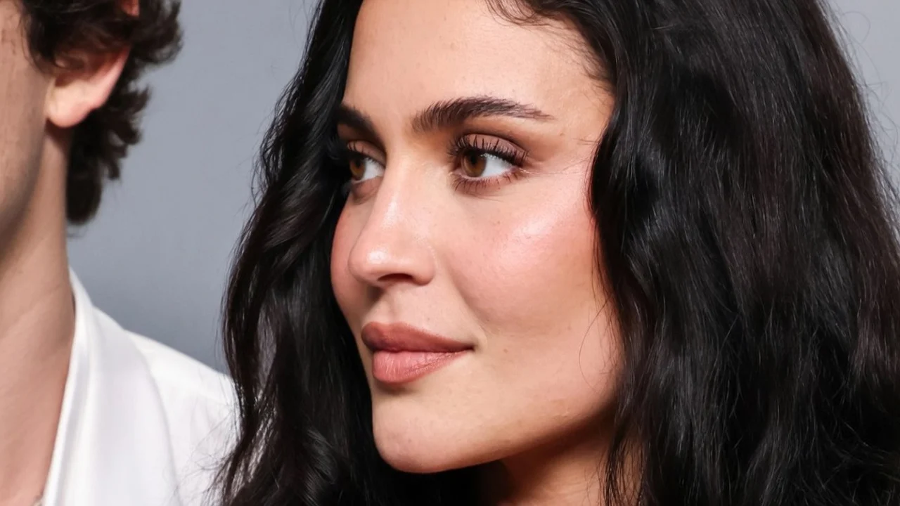 Adevarul incomod despre tinutele perfecte de vacanta. Detaliul observat la rochia purtata de Kylie Jenner