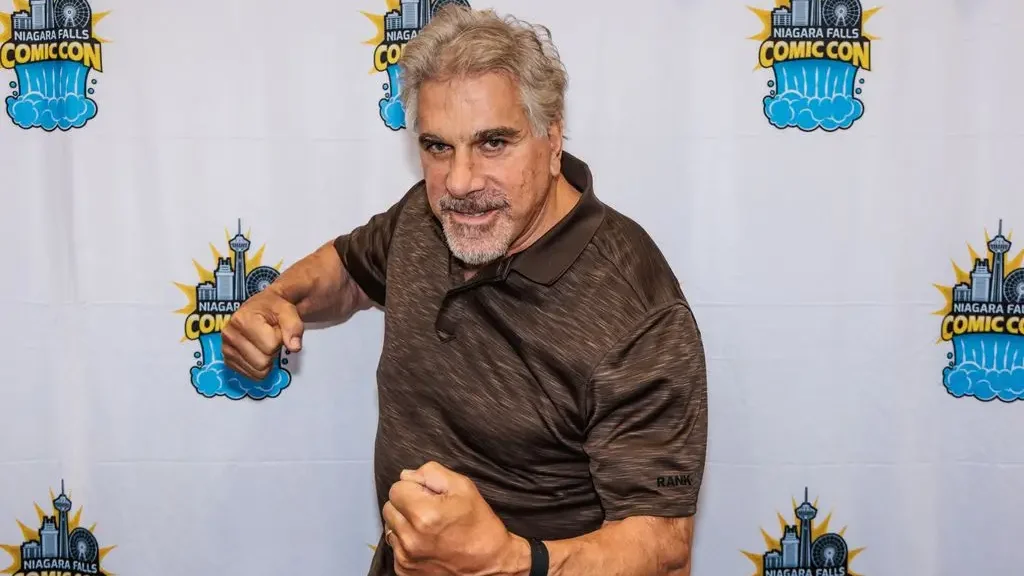 Lou Ferrigno attends Niagara Falls Comic Con