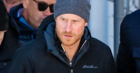 Prințul Harry, numit „Ostaticul” de staff-ul regal. Meghan Markle își regândește strategia.