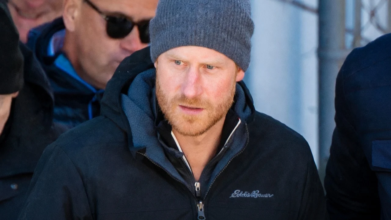 Prințul Harry, numit Ostaticul de staff-ul regal. Meghan Markle își regândește strategia.