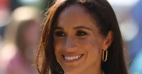 Analiza cauzelor plecării lui Meghan Markle din monarhia britanică. O nouă carte detaliază dificultățile de adaptare.