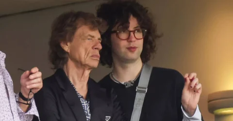 Mick Jagger, taxat public de fiul său de 27 de ani. Alegerile vestimentare din vacanță au stârnit ironii.