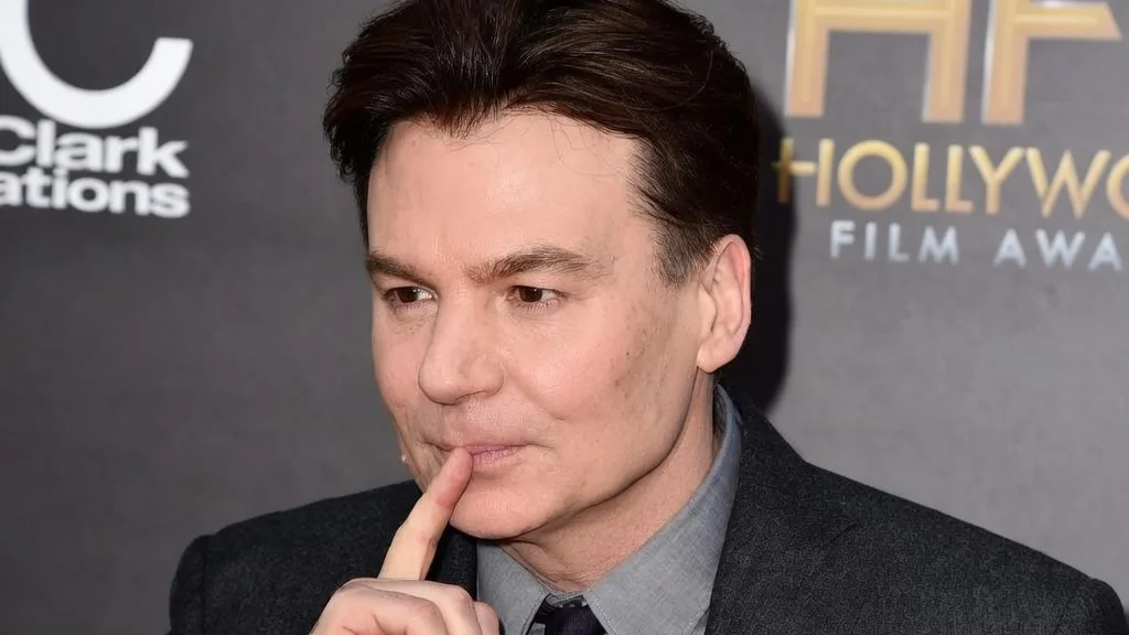 Mike Myers makes unrecognizable rare appearance to honour Eddie Murphy at the AFI Life Achievement Awards