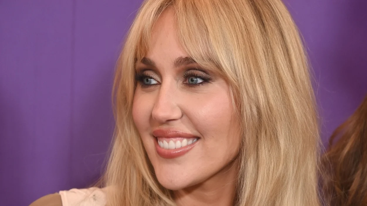 Miley Cyrus, posibilă schimbare de direcție. Performanța albumului recent o determină să regândească viitorul.