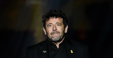 Cântărețul Patrick Bruel, reținut în ancheta pentru abuzuri sexuale. Vizat în 13 plângeri.