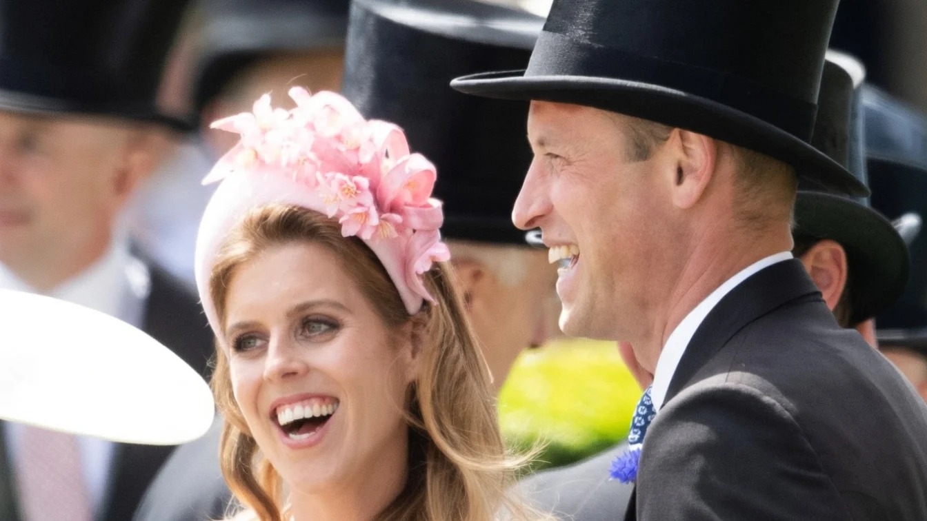 Prințul William și Prințesa Beatrice, sărut pe obraz la nunta regală. Familia a spulberat zvonurile.