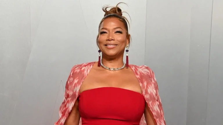 Queen Latifah a purtat o pelerină din pene Naeem Khan la Premiile Tony. Stilista explică trucul vestimentar.