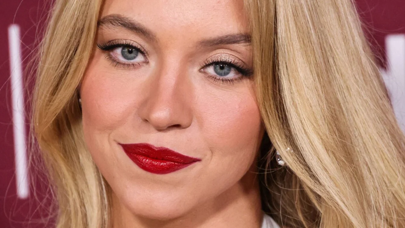 Sydney Sweeney, aparitie spectaculoasa în roz. Actrita impresioneaza cu increderea în sine.