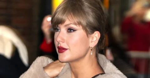Taylor Swift lansează o piesă originală pentru coloana sonoră Toy Story 5. Melodia apare pe 5 iunie.
