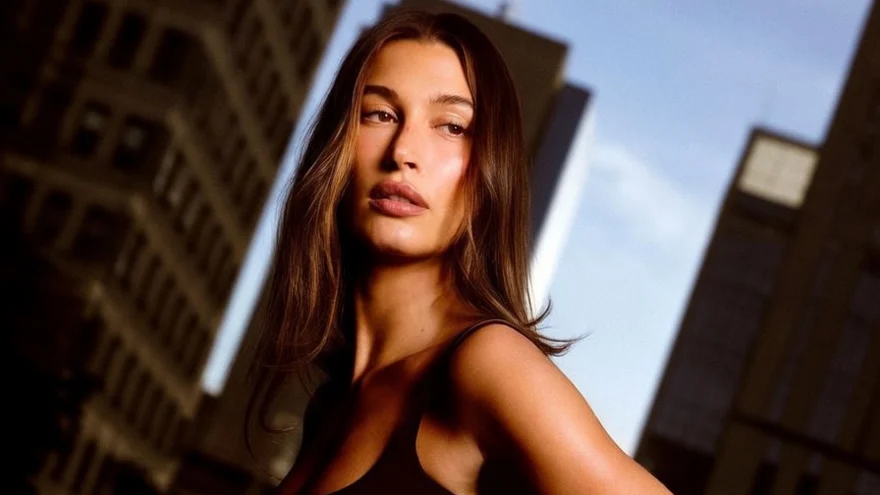 Image may contain Hailey Baldwin Adult and Person