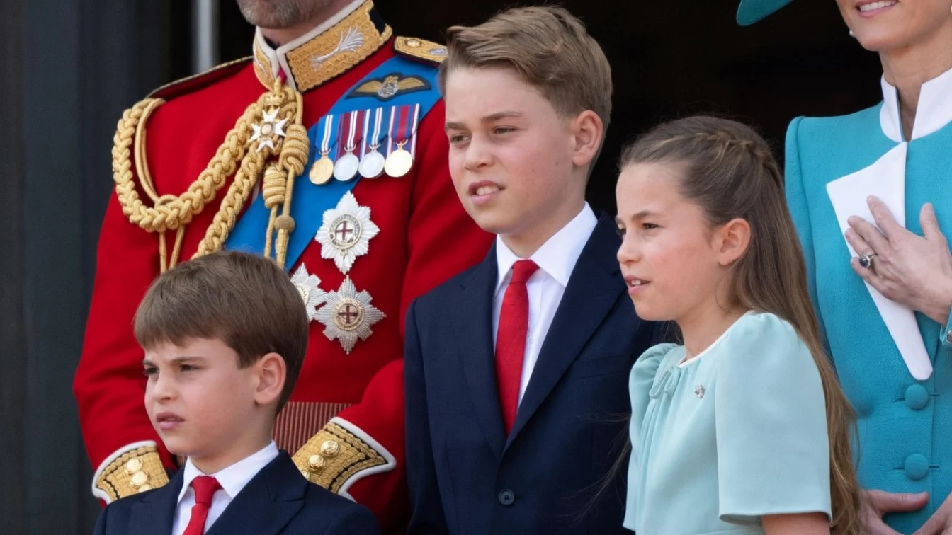 Copiii Prințului William, George și Charlotte, scapă de unele reguli stricte regale. Palatul le oferă mai multă libertate.