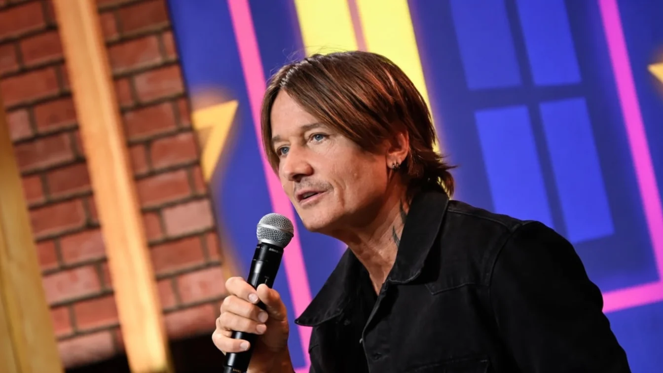 keith urban cma fest microphone