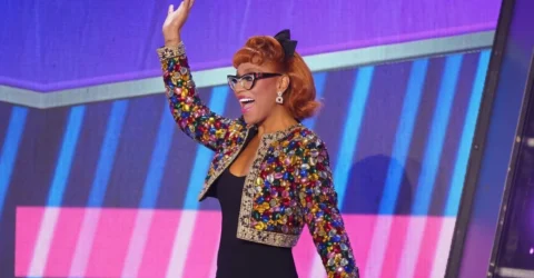 Keke Palmer revitalizează moda retro la TV. Actrița aduce stilul vintage pe micile ecrane.