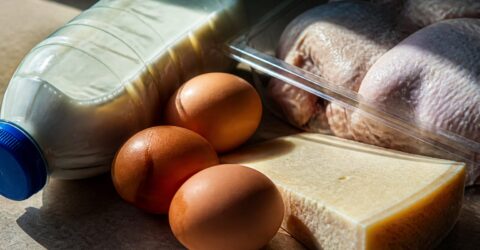 Patru alimente banale devin riscante la 45°C. Cum le păstrezi corect ca să eviți intoxicația