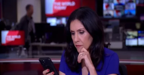 Surpriza în direct la TV. Ce a facut o prezentatoare chiar inainte de știri