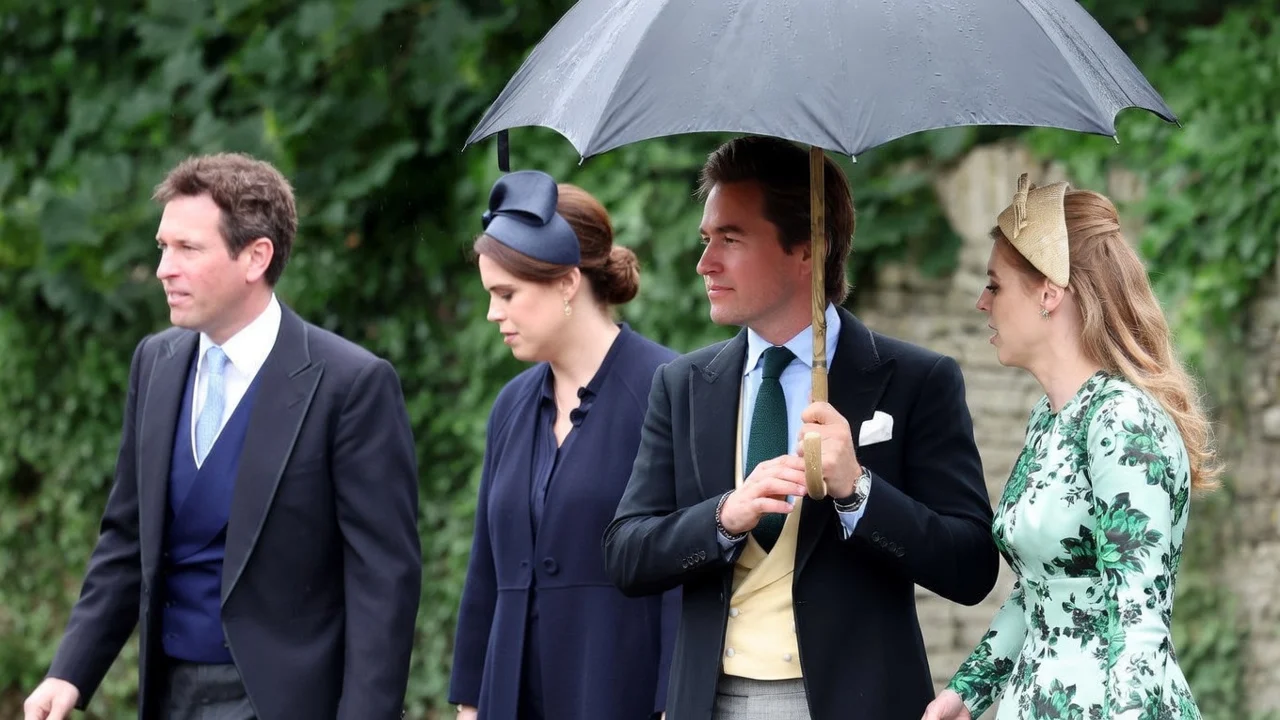 Surpriza de la nunta regală a anului. Cum au apărut prințesele Beatrice și Eugenie după luni de absență