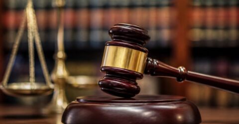 Un proces de milioane în Texas zguduie cercurile de prietene.