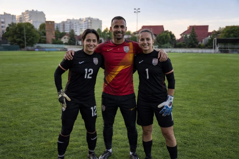 Are 18 ani, joacă la FC Botoșani și are media 10. Ce îți arată povestea ei despre sport și școală