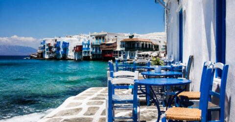 445 de euro de persoană pentru opt zile în Grecia. Cât de departe te duce, de fapt, prețul de pornire