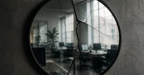 Burnout sau conflict de valori? Un specialist explică diferența. Nu orice epuizare la job înseamnă burnout